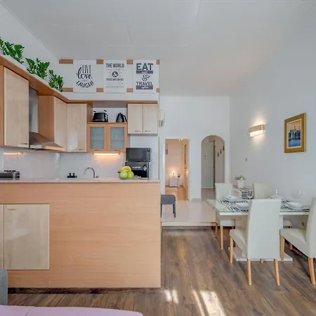 Fuer 5 Personen Ca, 48 M Sup2 In Split, Dalmatien Gespanschaft Dalmatien Apartamento *